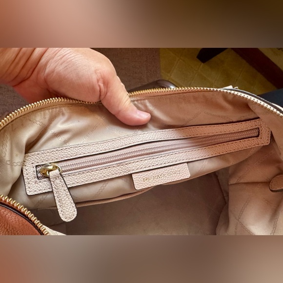 Large Michael Kors Pink Purse - Picture 9 of 12